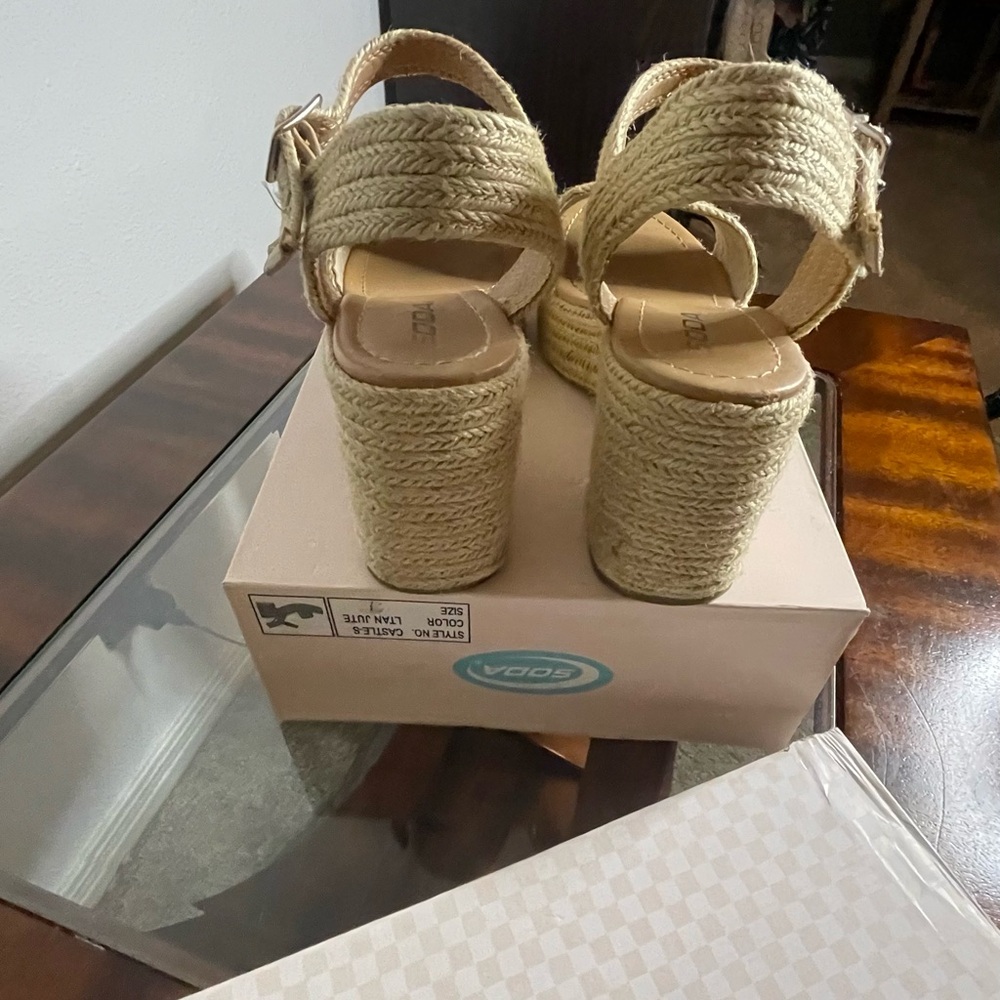 Soda- CASTLE Nude Woven Jute Wedge Heel Sandal in Size 7 - Picture 5 of 16